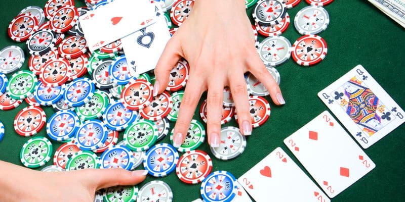 Tổng hợp các thuật ngữ trong bài Poker dành cho người mới.